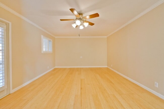 Building Photo - Stylish San Jose Home and Private Yard