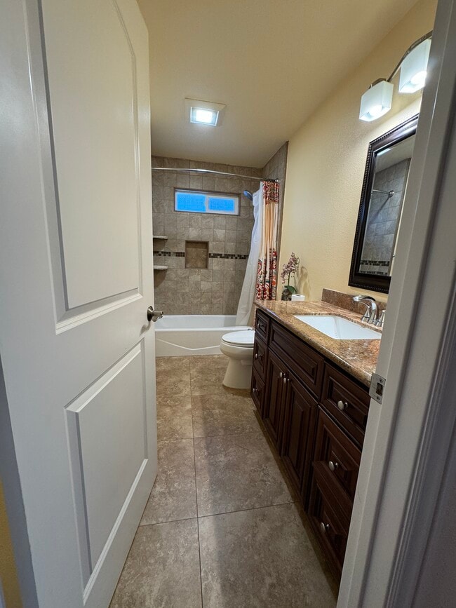 Building Photo - 6003 Prospect Rd