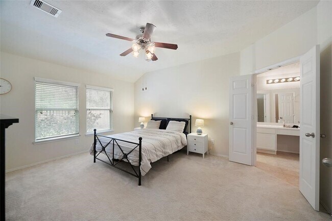 Building Photo - 14411 Dakota Bend Dr
