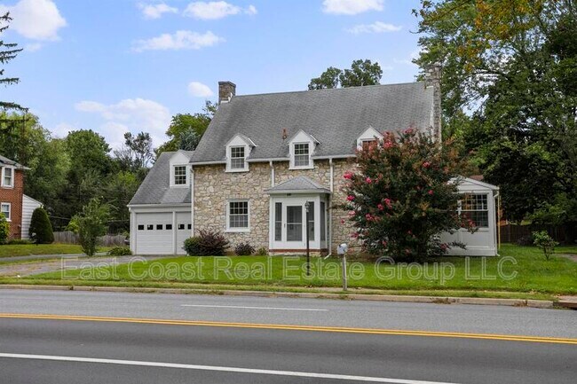 Building Photo - 720 Northern Ave