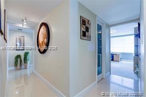 Building Photo - 2751 N Ocean Dr