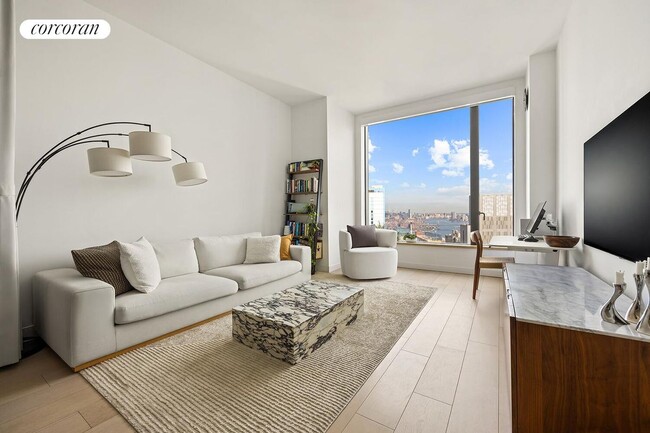 Building Photo - 11 Hoyt St