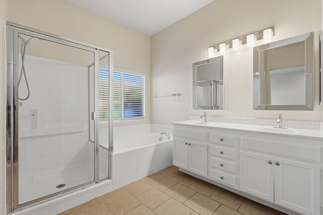 Building Photo - Bright, Updated Home with Spacious Layout & Low-Maintenance Yard