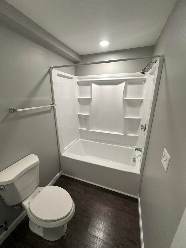 Building Photo - 10 Monarch Wy