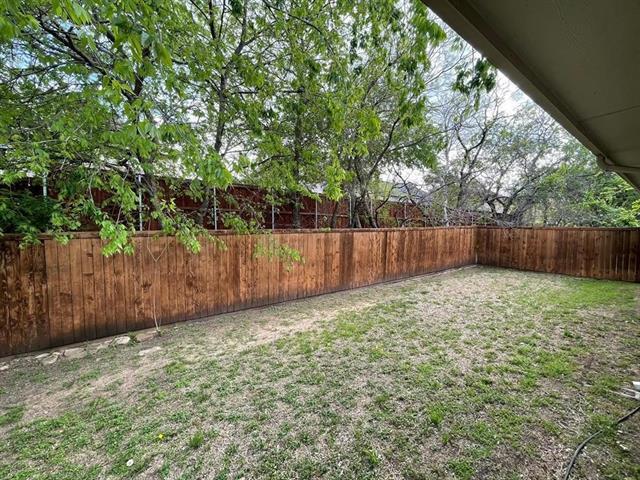Building Photo - 6937 Willow Crest Dr