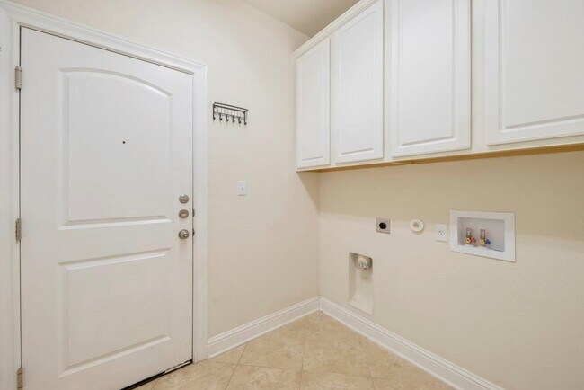 Building Photo - 11812 Mira Vista Way