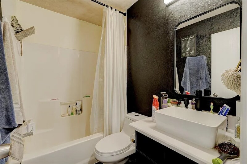 Building Photo - 120 Rob Ln