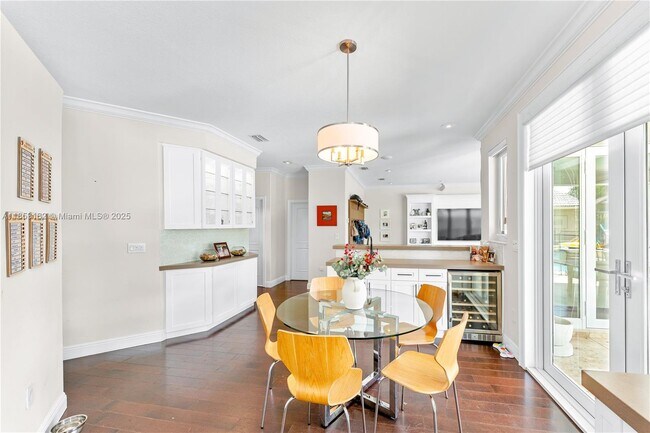 Building Photo - 16001 SW 77th Ct