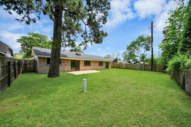 Building Photo - 7427 Willow Oak Dr