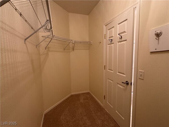 Building Photo - 3025 Seaford Peak Dr