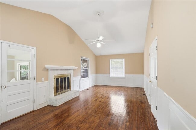 Building Photo - 1370 Blackwell Rd