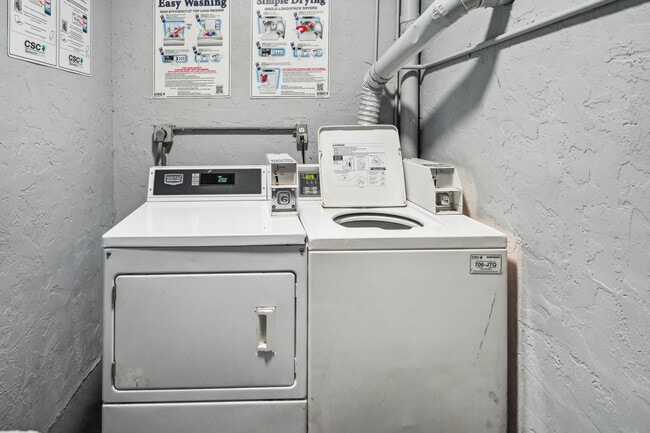 Building Photo - 2878 Donnelly Dr