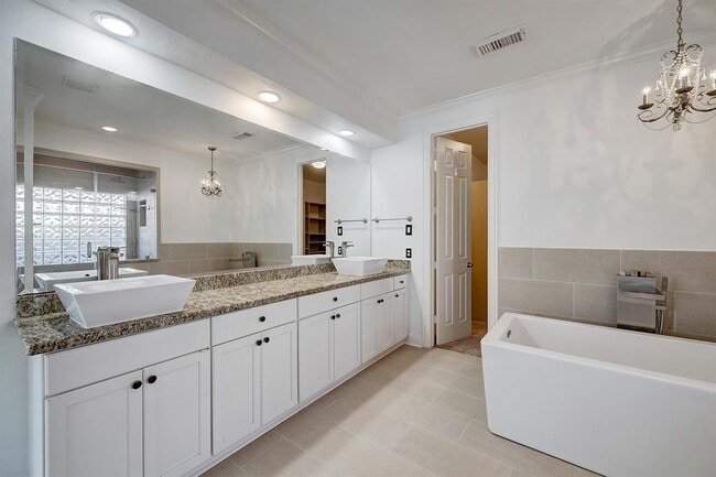 Building Photo - 2019 Bendstone Cir