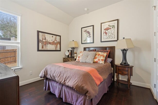 Building Photo - 8500 Echo Shore Cove