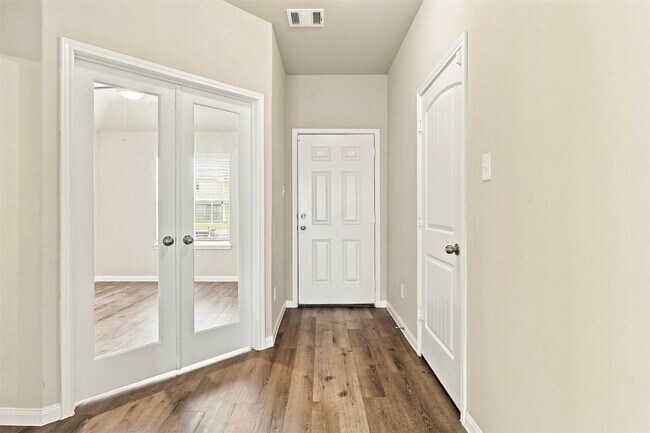 Building Photo - 5323 Brooklyn Rose Dr