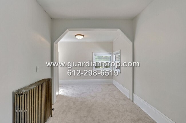Building Photo - 1612 W Minnehaha Ave