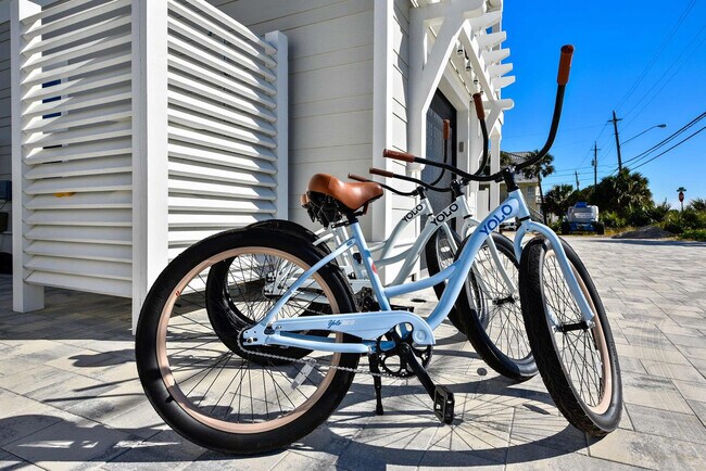 Building Photo - 14300 Front Beach Rd