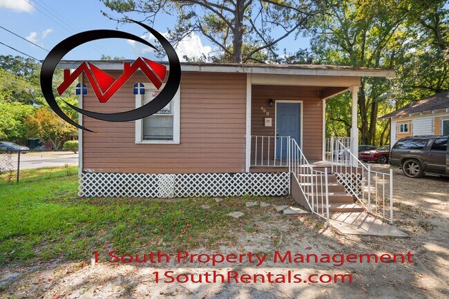 Primary Photo - 660 Summerville St