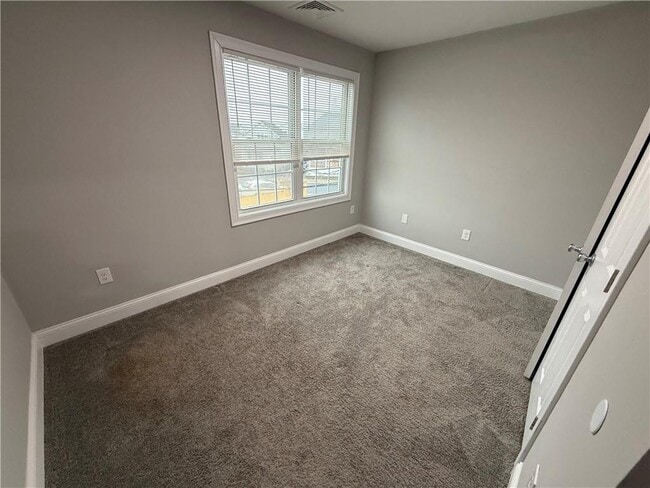 Building Photo - 25 Denison St