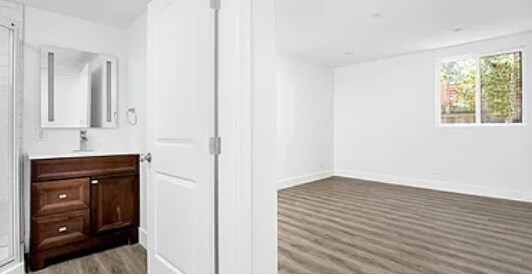 Building Photo - 1106 W 41st St