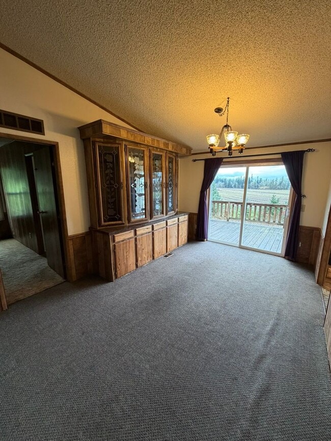 Building Photo - 3 Bedroom with a View!