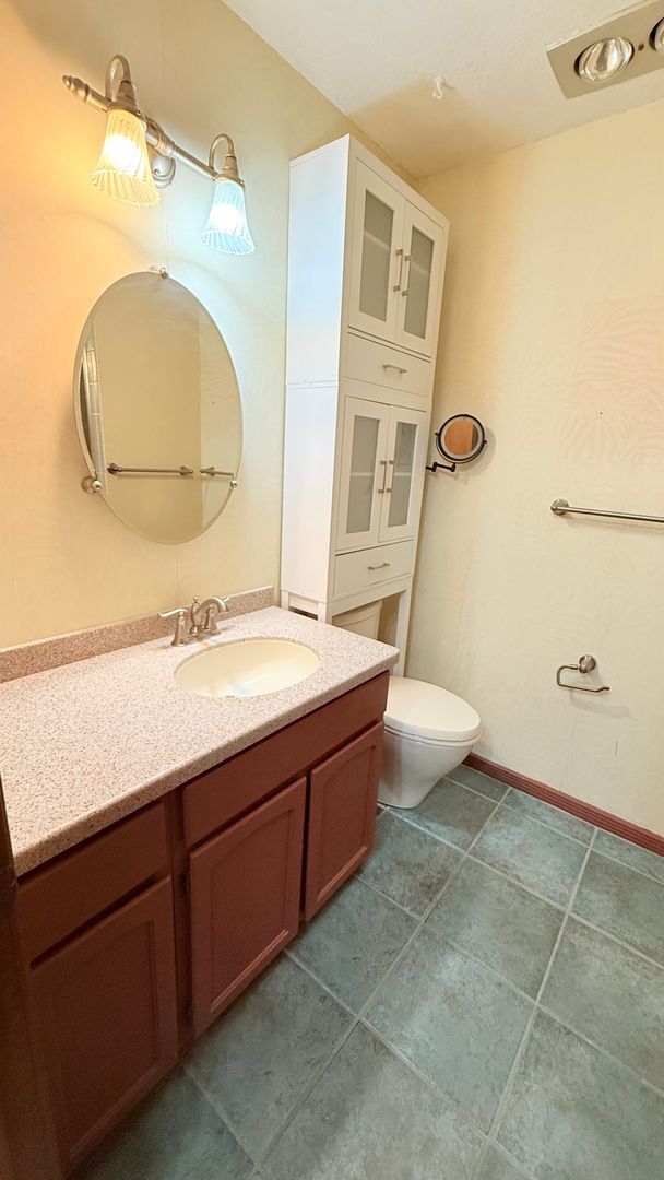 Building Photo - Charming Multi-Level Home in the Heart of ...
