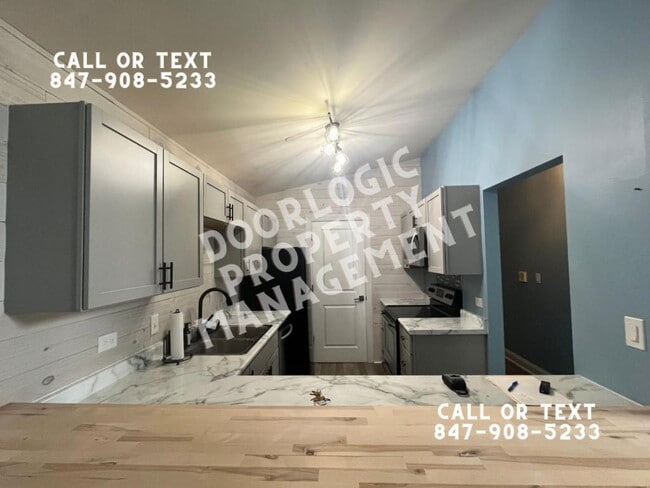 Building Photo - 1371 Cunat Ct