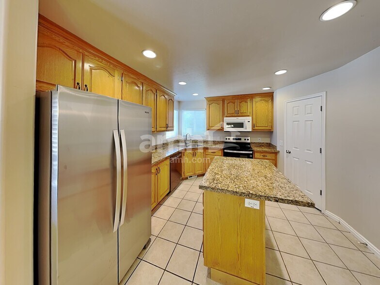 Building Photo - 8671 S Dove Meadows Ln