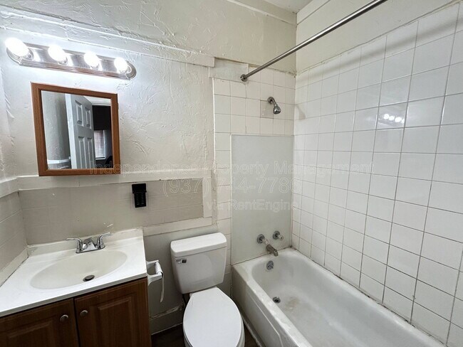 Building Photo - 4702 Bryant Ave