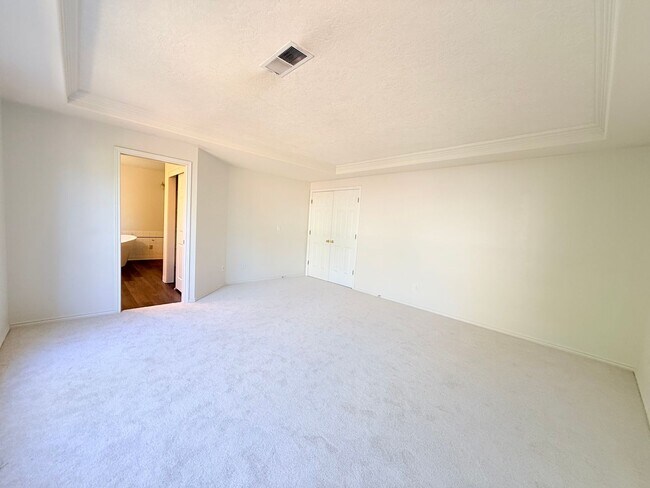 Building Photo - 16775 SW Springwater Ln