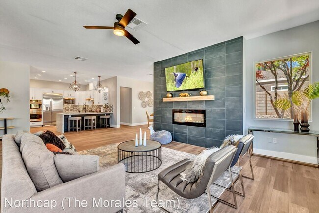 Building Photo - 6 br, 4.5 bath House - 8038 Dark Hollow Place