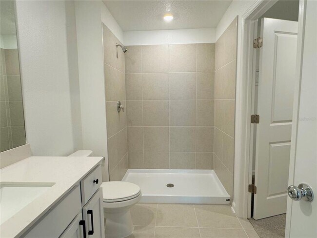 Building Photo - 1922 Sarah Street