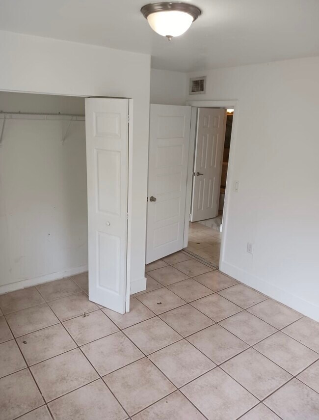 Building Photo - 13895 NW 5th Ct