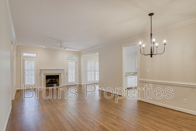 Building Photo - 8 Indigo Cove