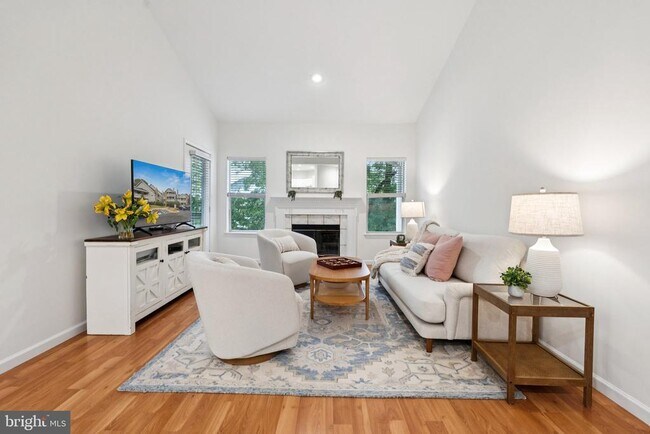 Building Photo - 13085 Autumn Woods Way