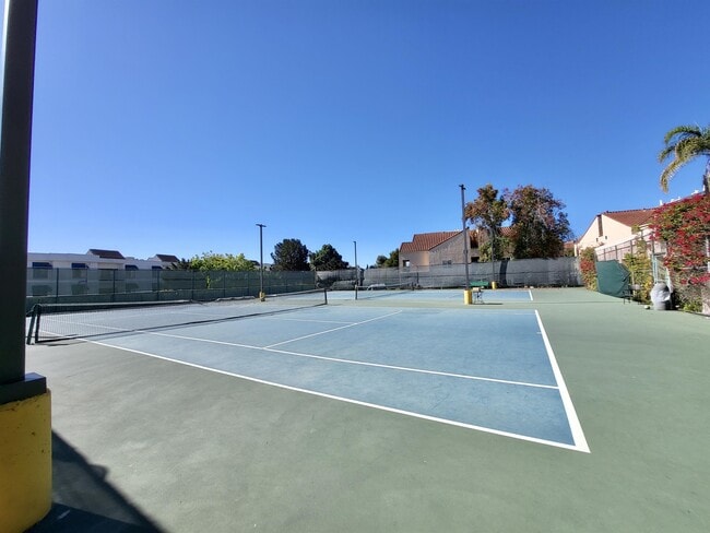 Building Photo - 3957 Nobel Dr