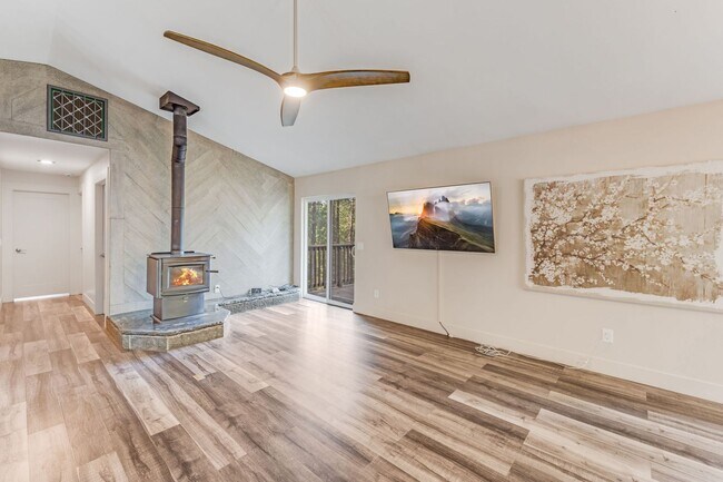 Building Photo - Updated Georgetown Home on 5 Acres with Huge Deck!