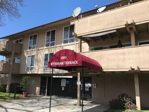 Building Photo - 1 Bedroom 1 Bath Condo in Hayward -- Coming Soon!!!
