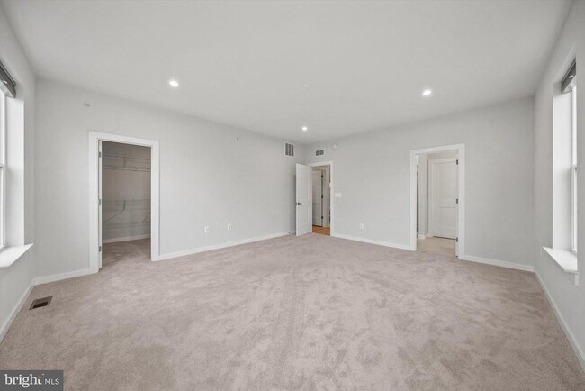 Building Photo - 14256 Newbrook Dr