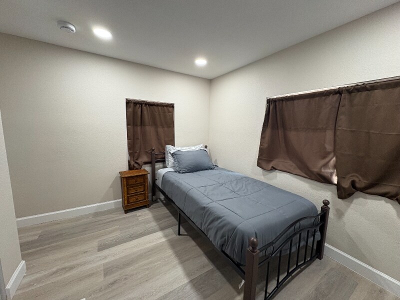 Building Photo - 6832 W Fillmore St