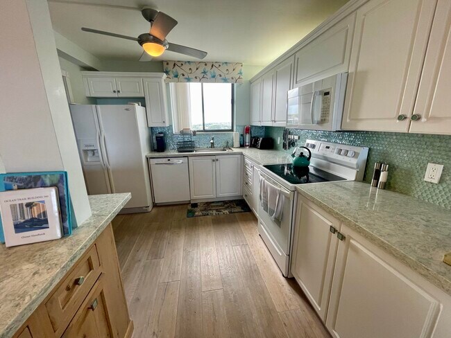 Building Photo - 300 Ocean Trail Way