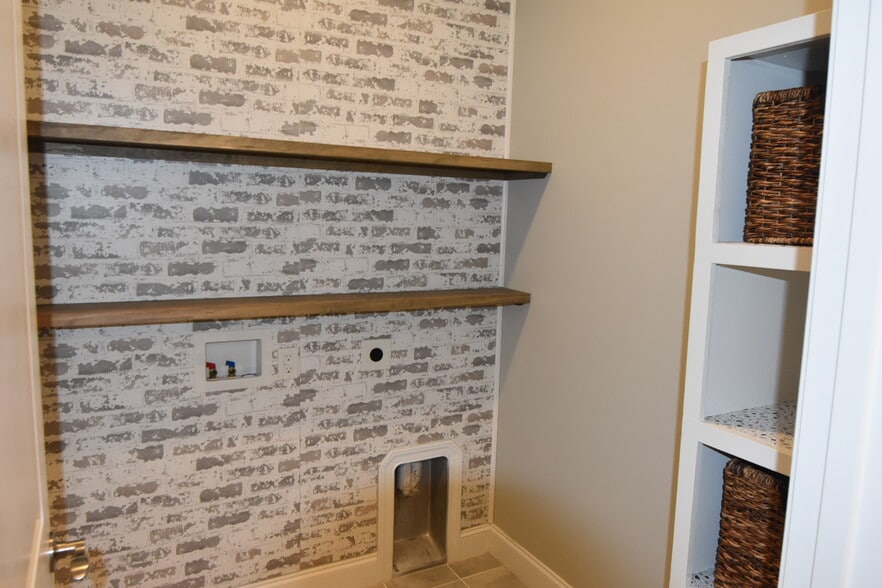 Building Photo - 3005 Primrose Ln