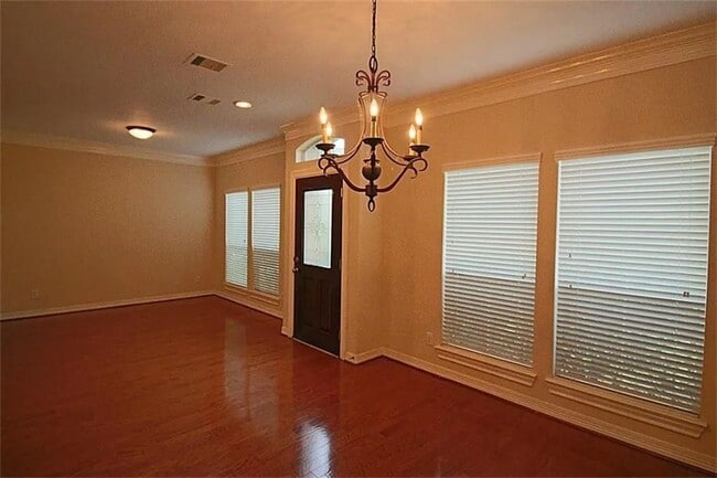 Building Photo - 3518 Clearview Cir