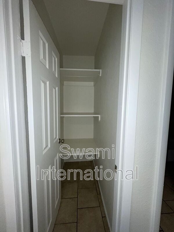 Building Photo - 1733 1/2 E. 63rd St.