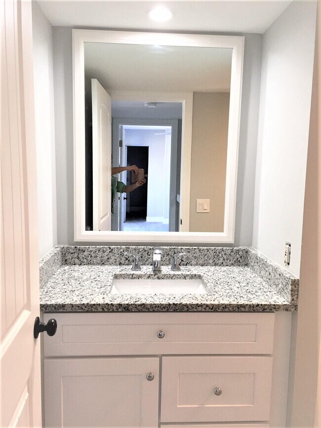 Building Photo - 2915 SW 22nd Cir