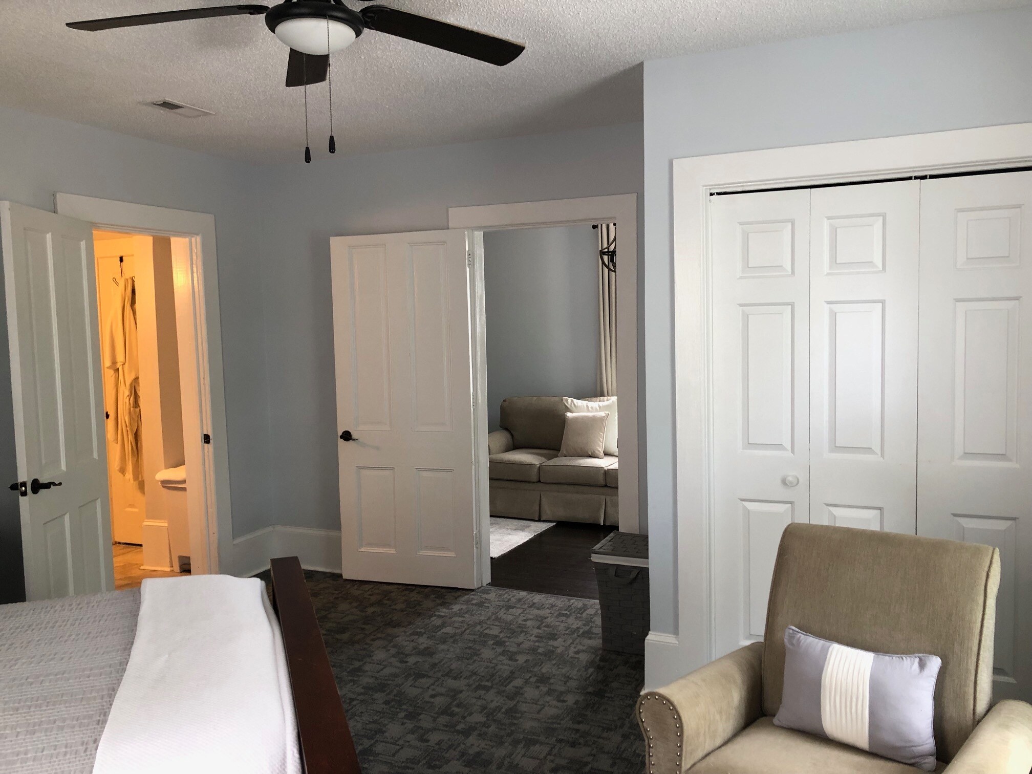 Building Photo - 400 Elizabeth St