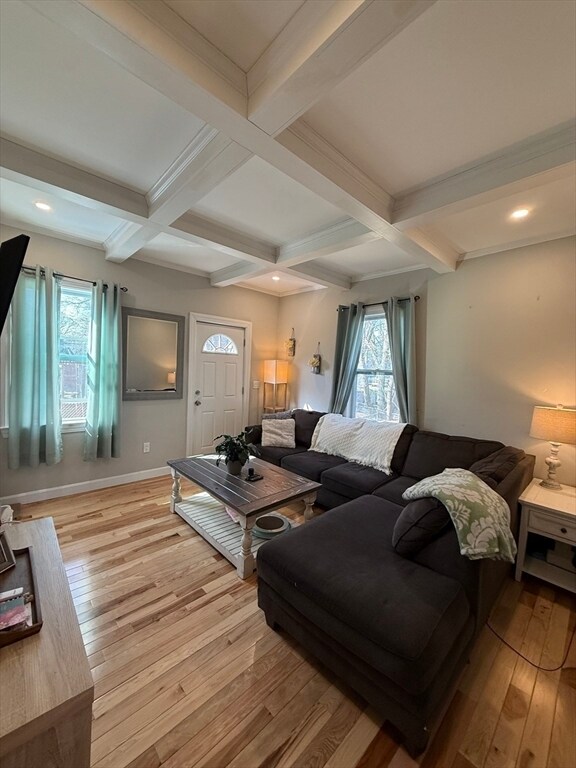 Building Photo - 86 Oak St