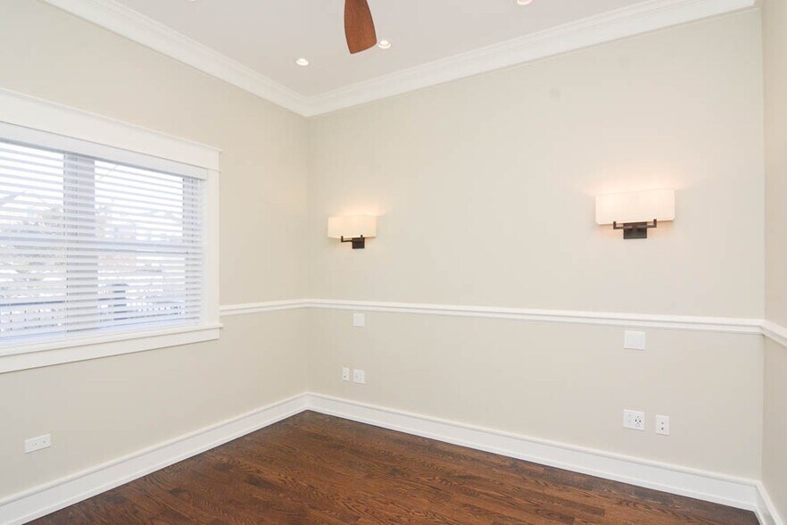 Building Photo - 3442 N Hoyne Ave