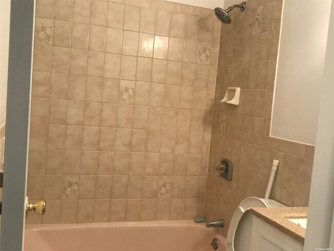 Building Photo - 206-18 45th Rd