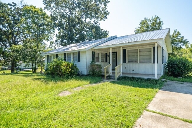 Building Photo - Lovely 3-Bedroom Home in the Heart of Pleasant Grove